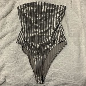 Forever 21 Tops - Tube top bodysuit Forever 21 Tops - Tube top bodysuit